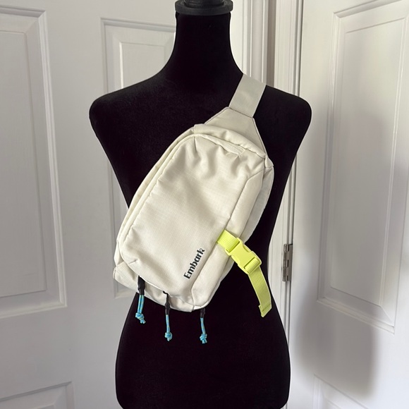 Embark Cream Fanny with Neon Yellow Detail - Picture 1 of 12